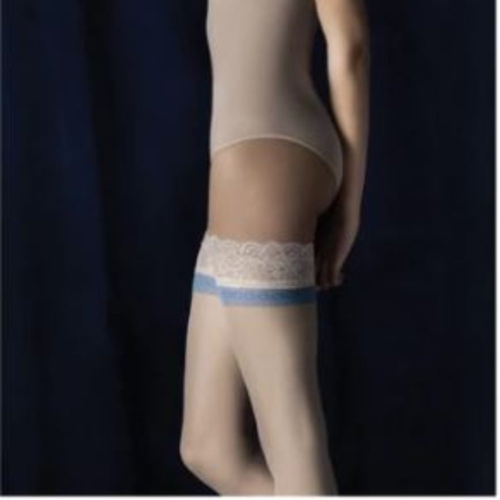 NWT Hold-Ups, Fiore Storia Innocent Hosiery, Medium, Linen Color